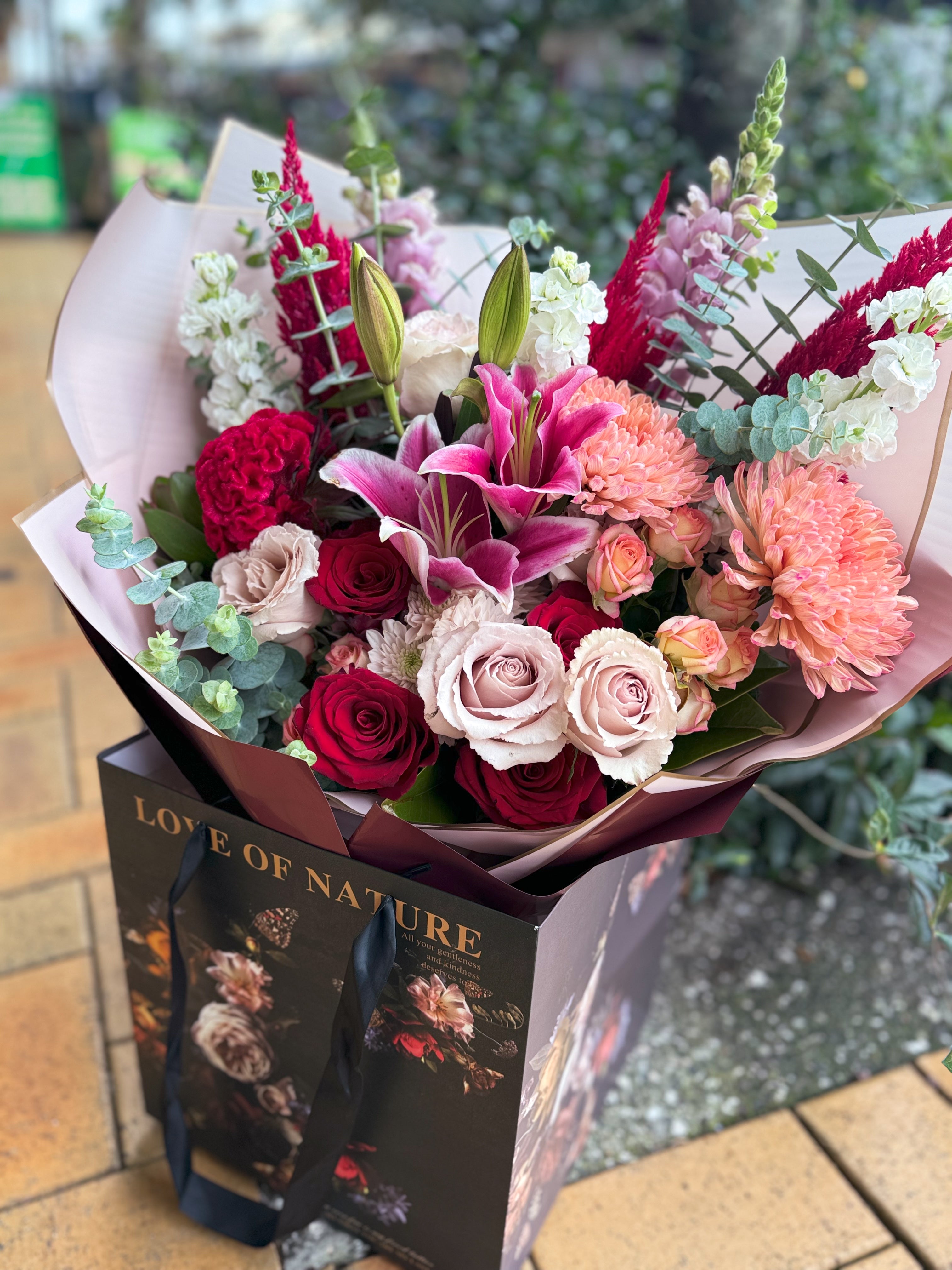 Flower Bouquet - Scarlet Whisper