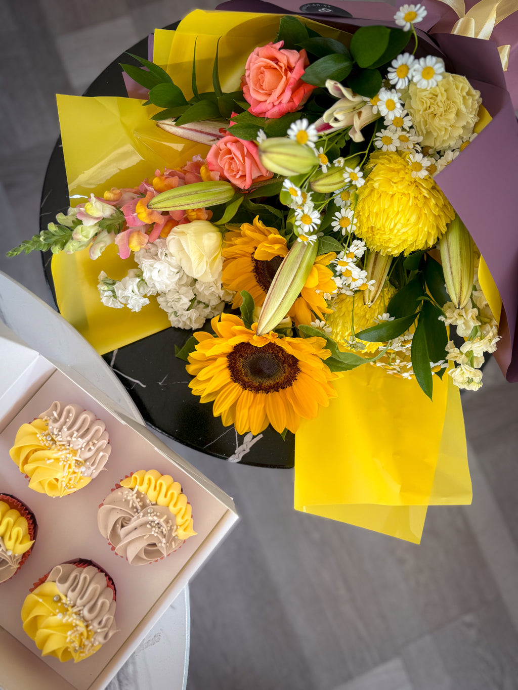 Sunflower Bouquet & Cupcake Set - Golden Glow