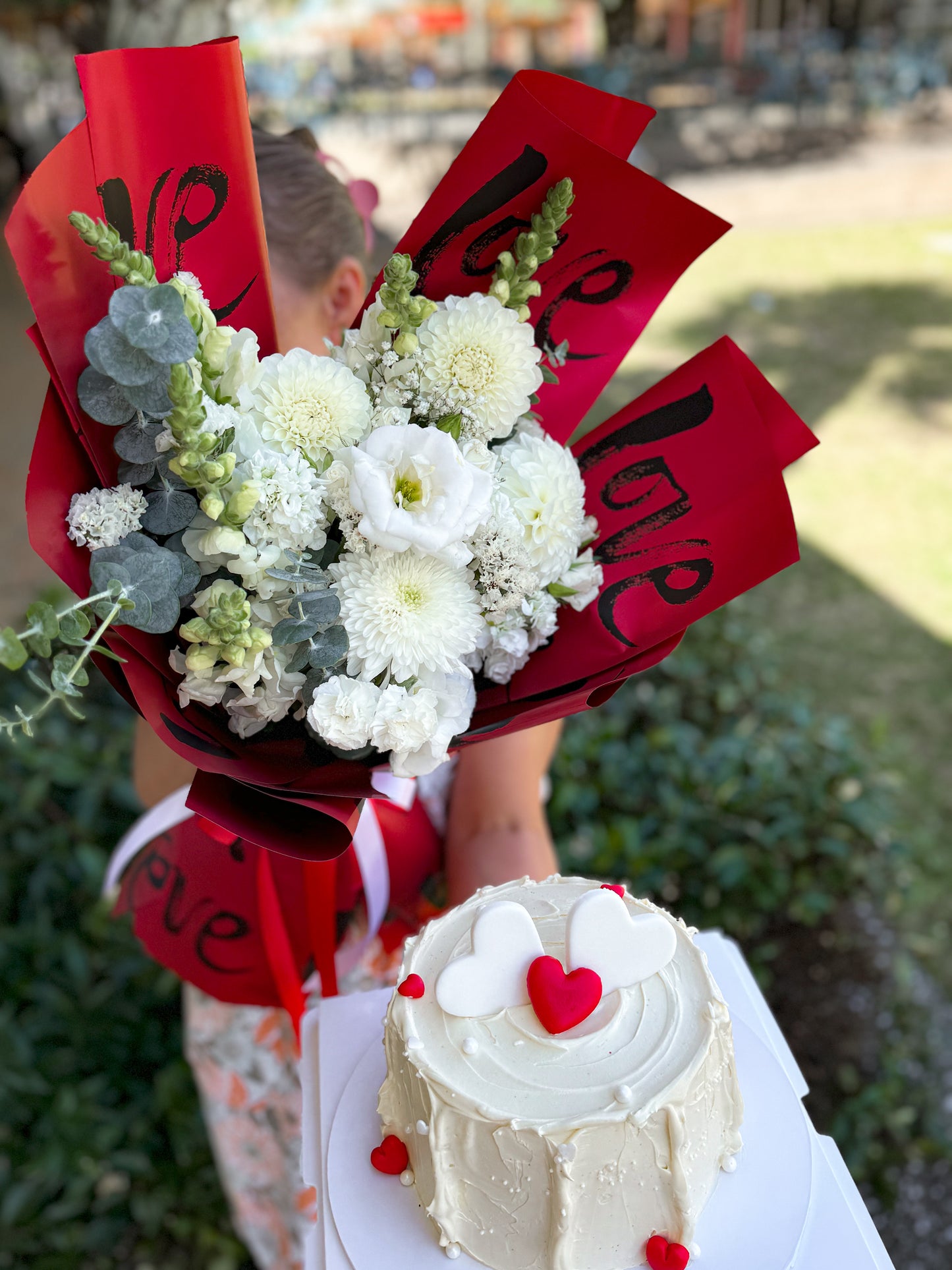 Velvet Devotion– Luxe Bouquet & Cake Duo ❤️✨