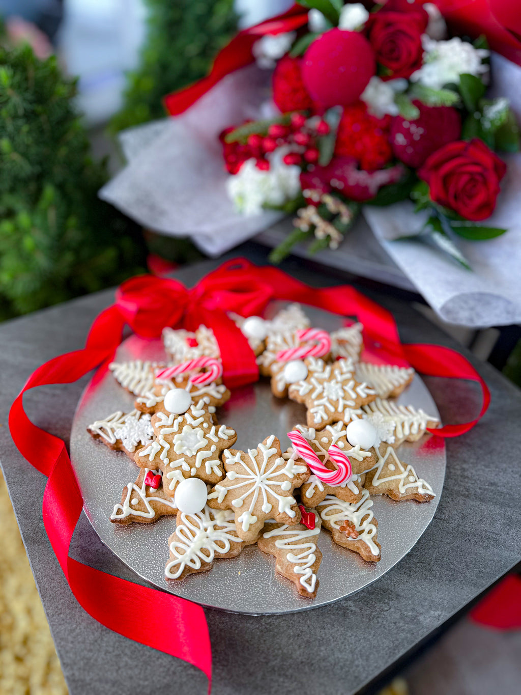 Christmas Bouquet & Gingerbread Wreath Set
