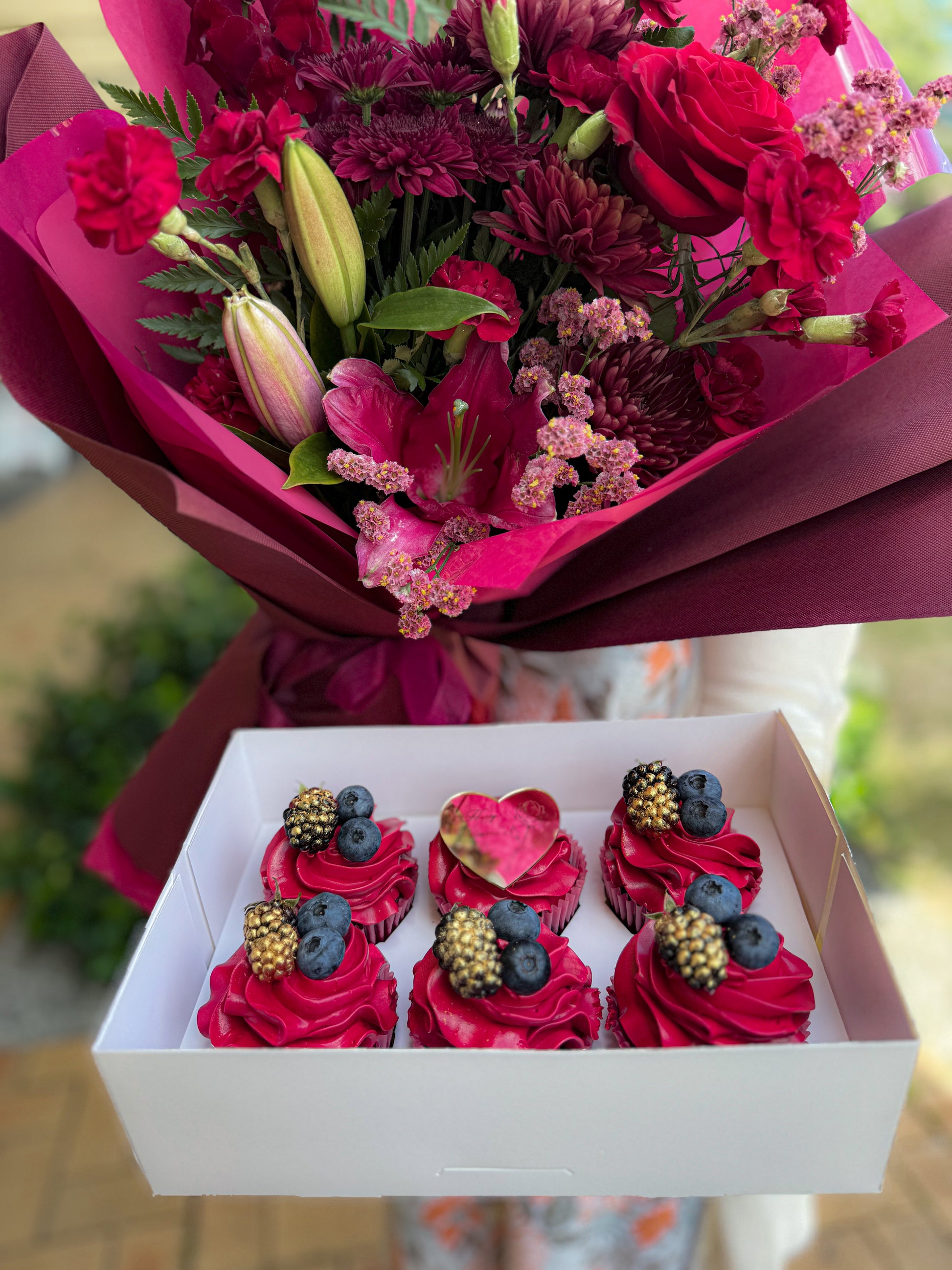 Luxurious Bouquet & Cupcake Duo: Scarlet Romance
