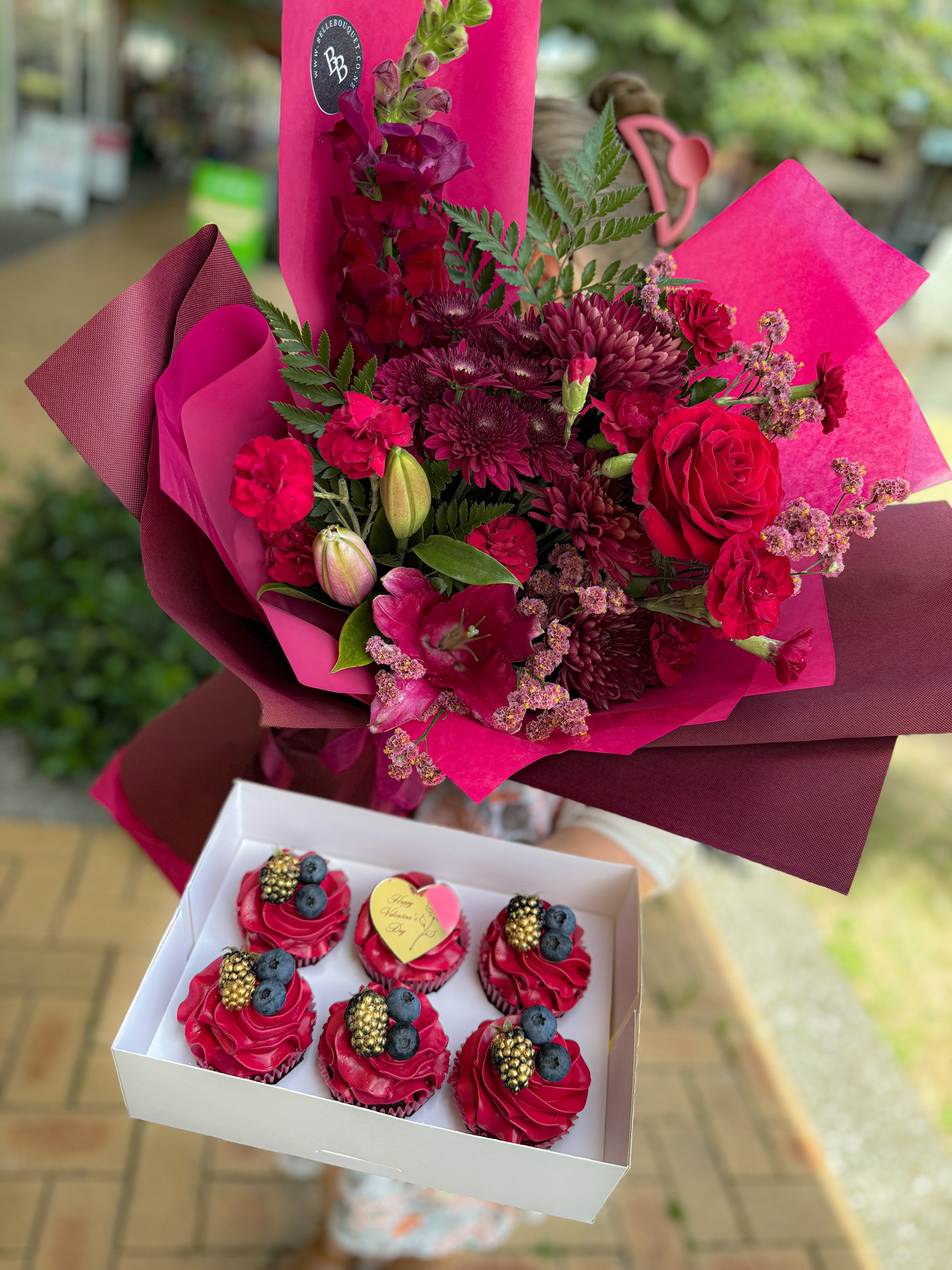 Luxurious Bouquet & Cupcake Duo: Scarlet Romance
