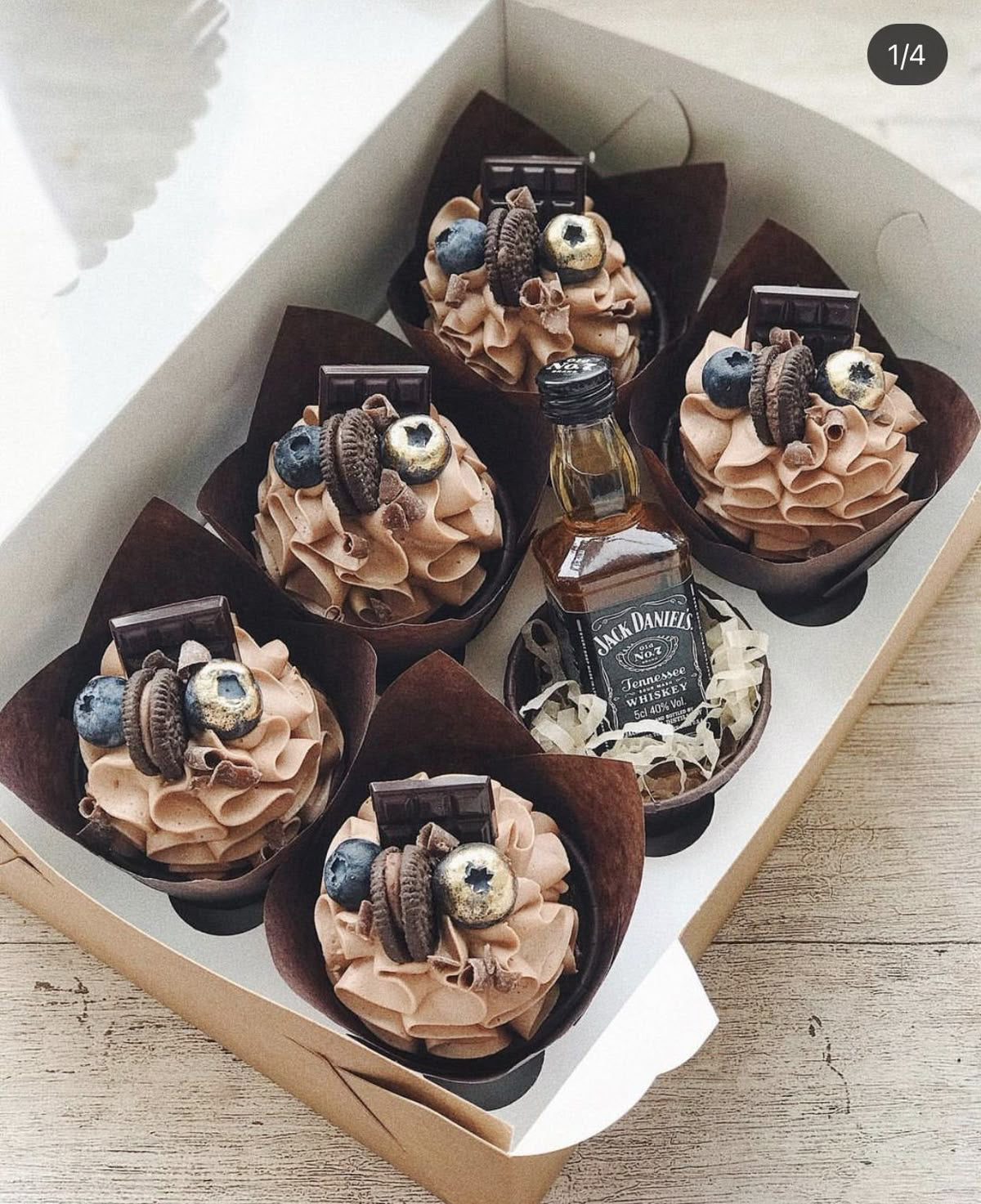 Father’s Day Chocolate Cupcake Set with Whiskey