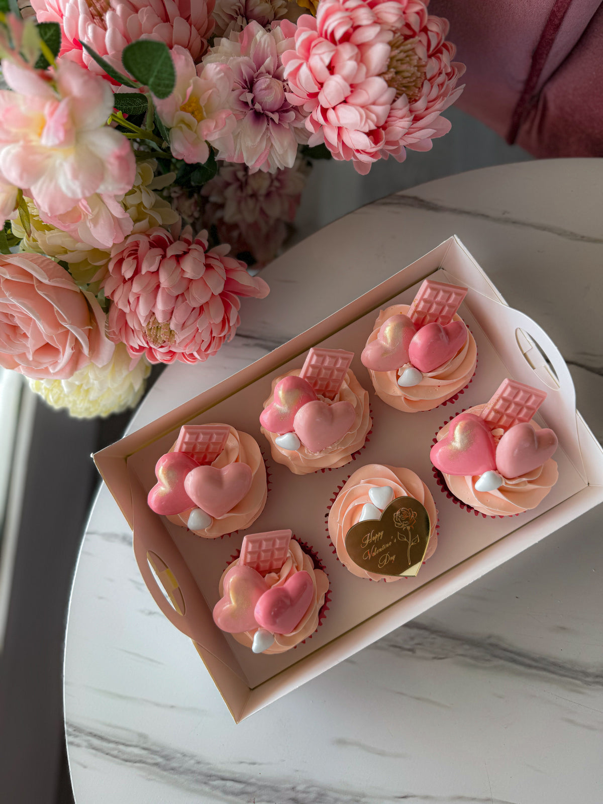 Bouquet & Cupcake Indulgence: Romantic Bliss