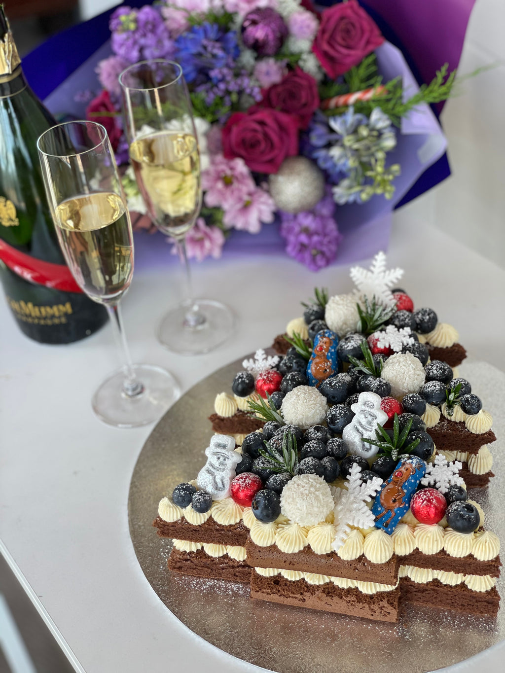 Violet Christmas Set (Cake Only or Cake + Bouquet)