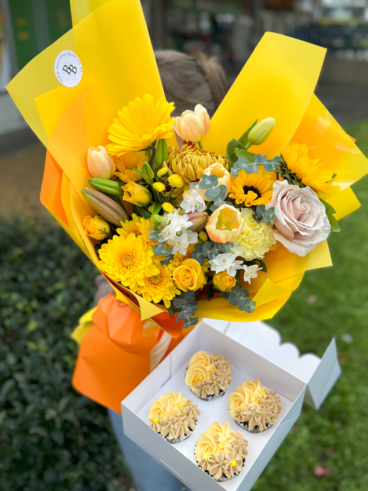 Yellow Joy bouquet — photo 2 of 2