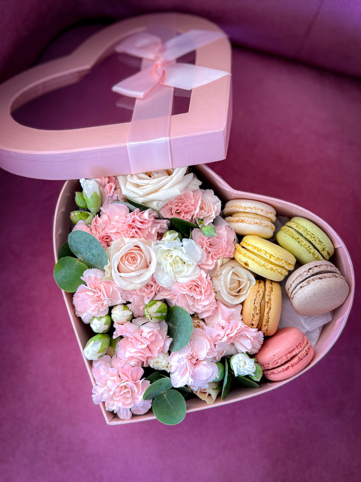 Sweetheart Box: Flowers & Macarons Gift Set