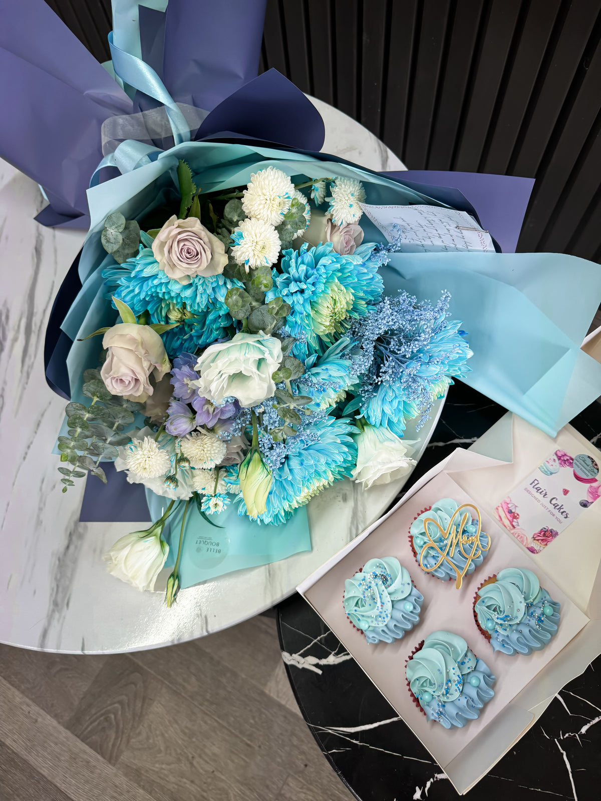 Blue Dream – Bouquet & Cupcake Gift Set