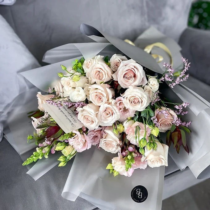 Creamy Lucky bouquet — photo 1 of 2