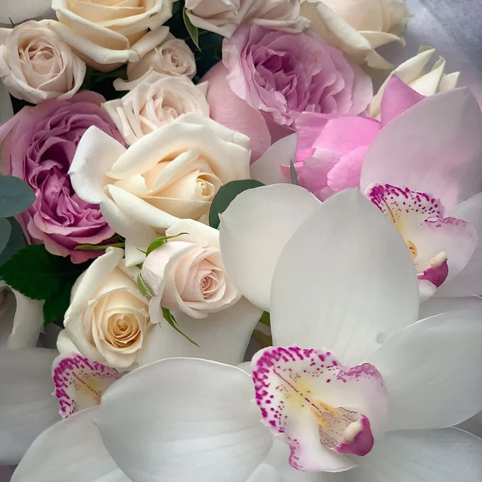 Deluxe Mix Roses & Orchids bouquet — photo 2 of 2