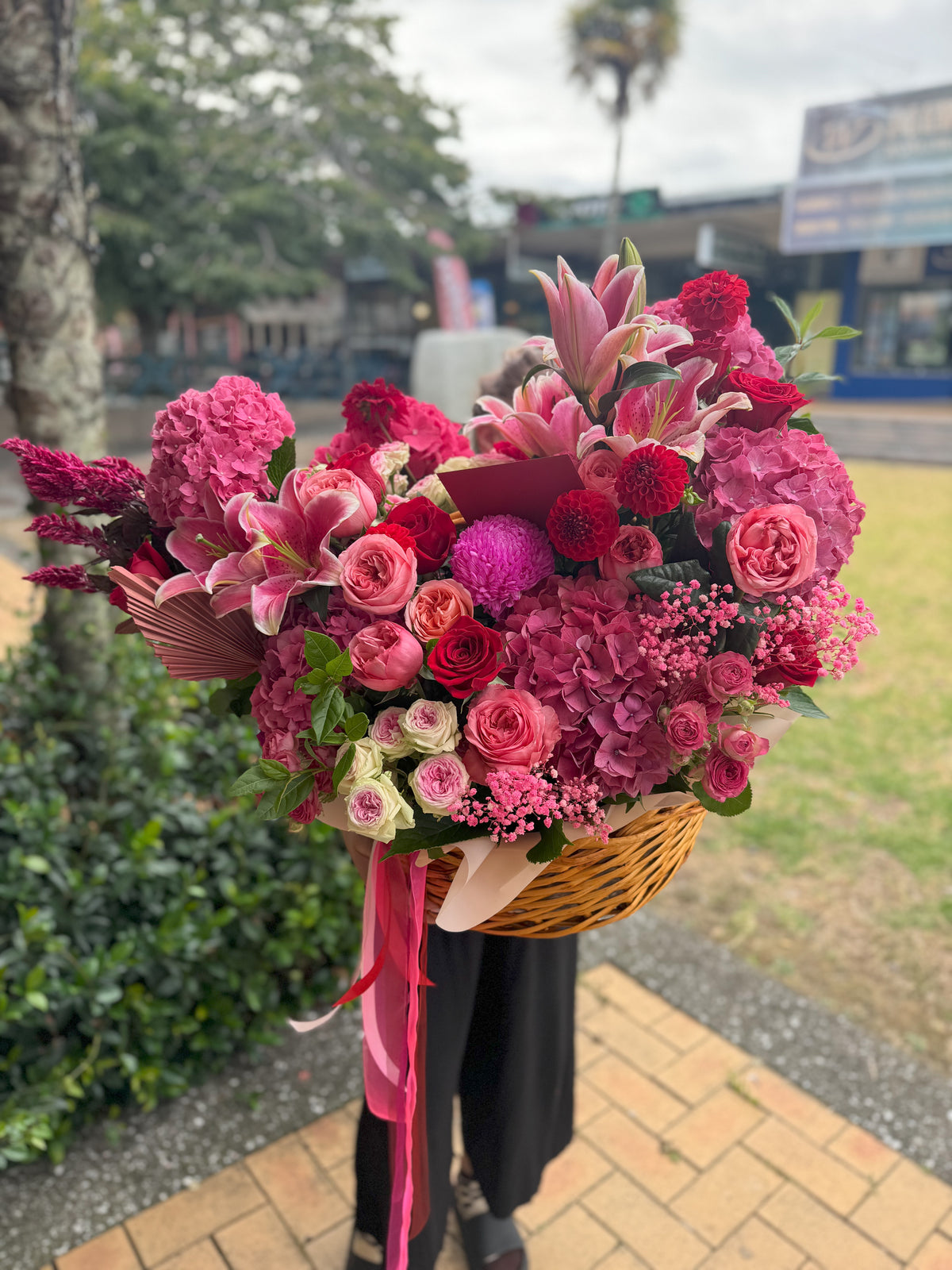 Floral basket 