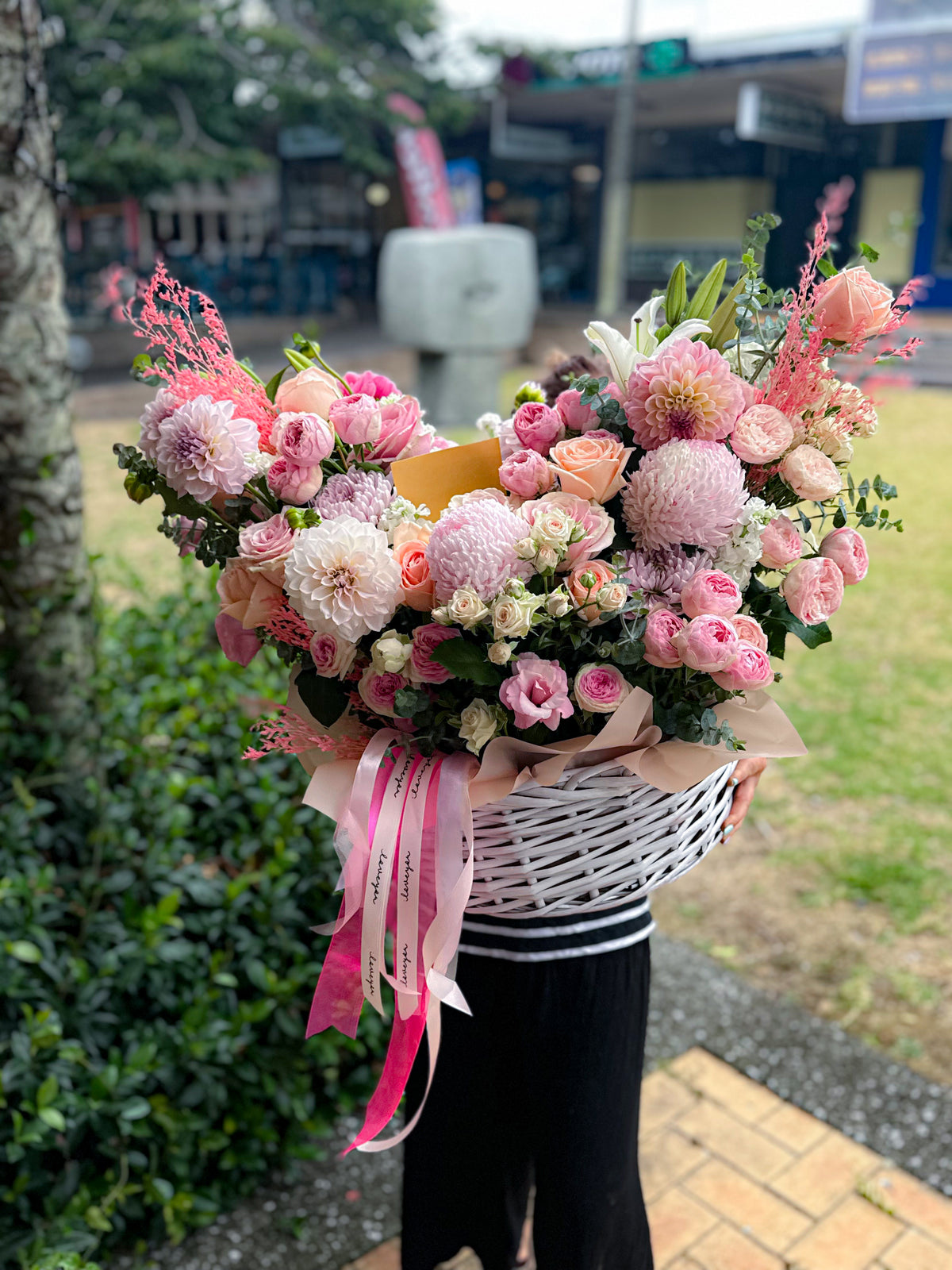 Grand Bloom Basket