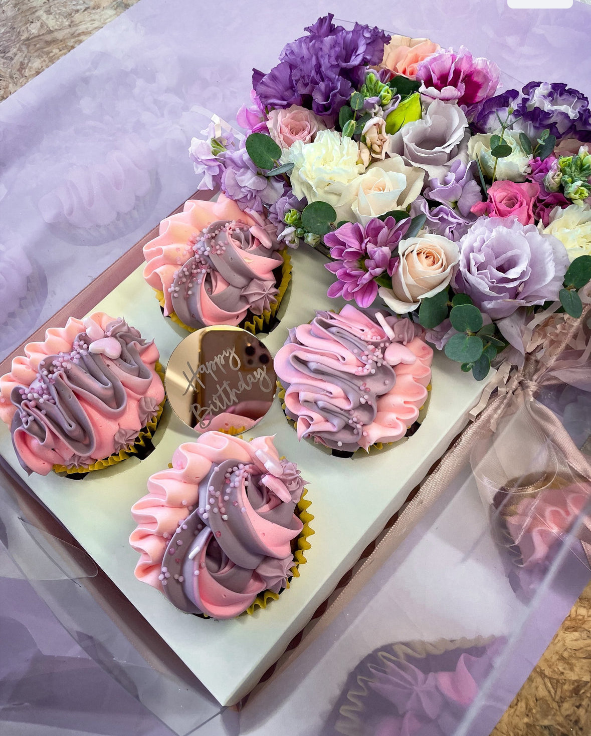 Cupcakes + flowers