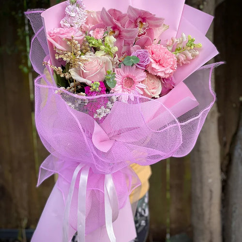 Blush Pink Bouquet — photo 1 of 2