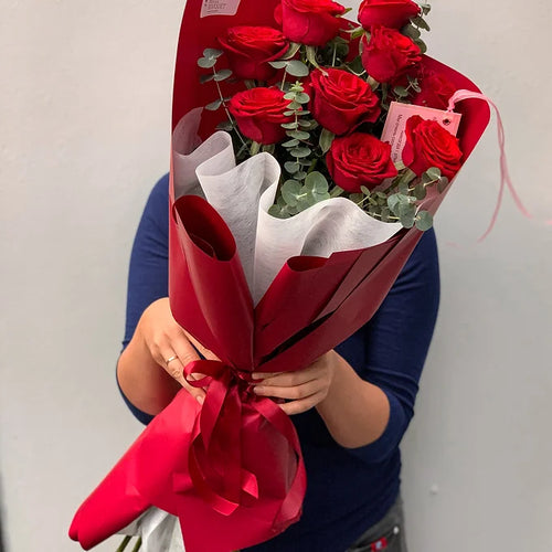 Classic Red Roses bouquet — photo 1 of 3