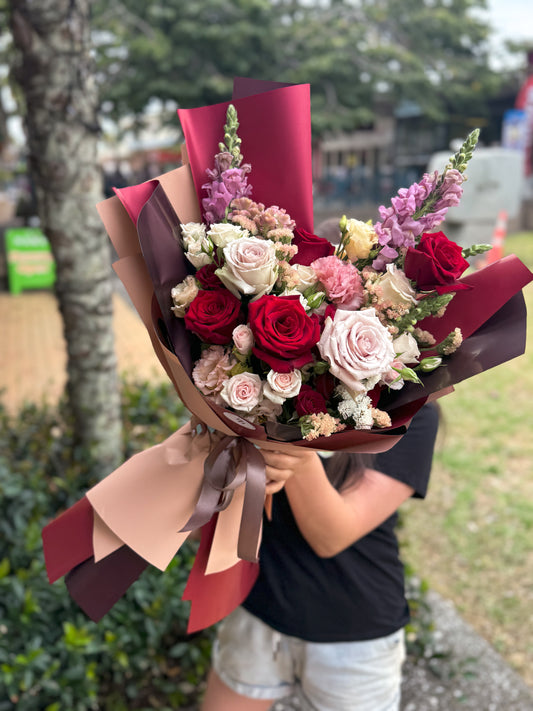 Flower Bouquet - Scarlet Whisper